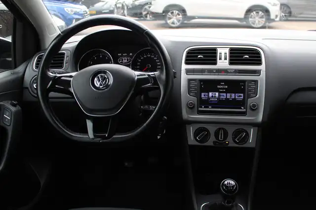 Volkswagen Polo view 7
