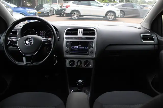 Volkswagen Polo view 2