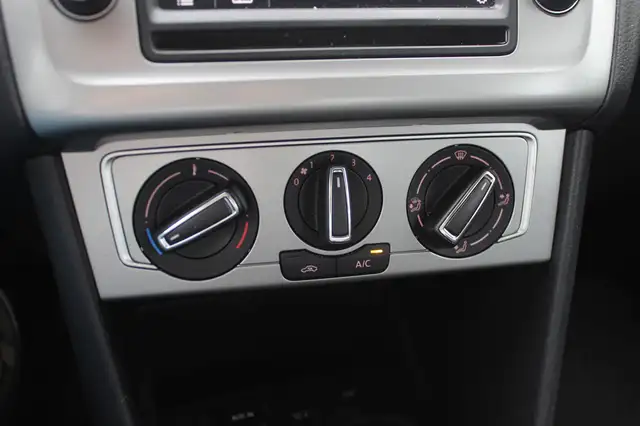 Volkswagen Polo view 16