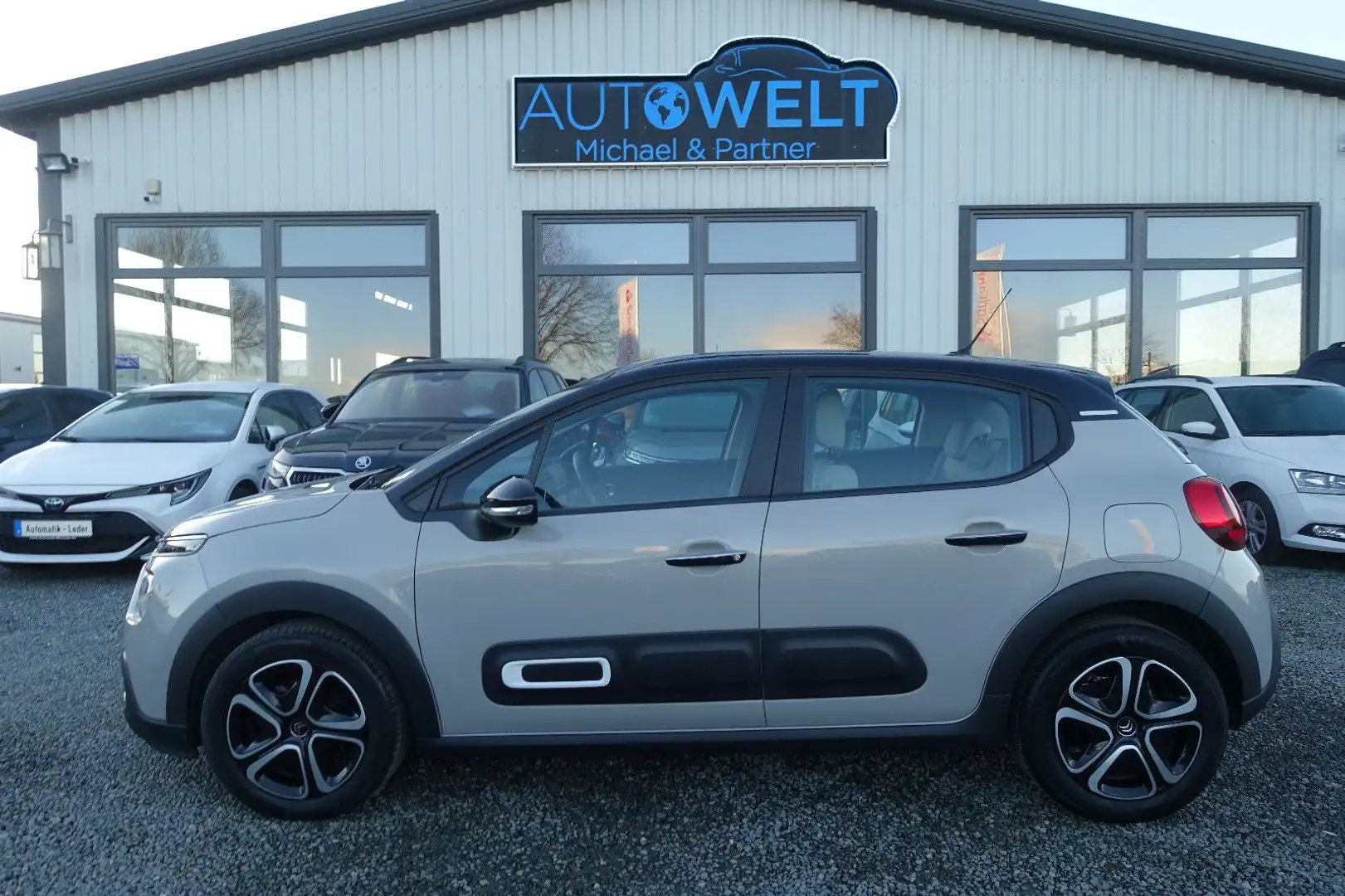 Citroen C3 1.2 110PS Aut. KAM LED APP ALU Insp+TÜV Neu Weiß - 1