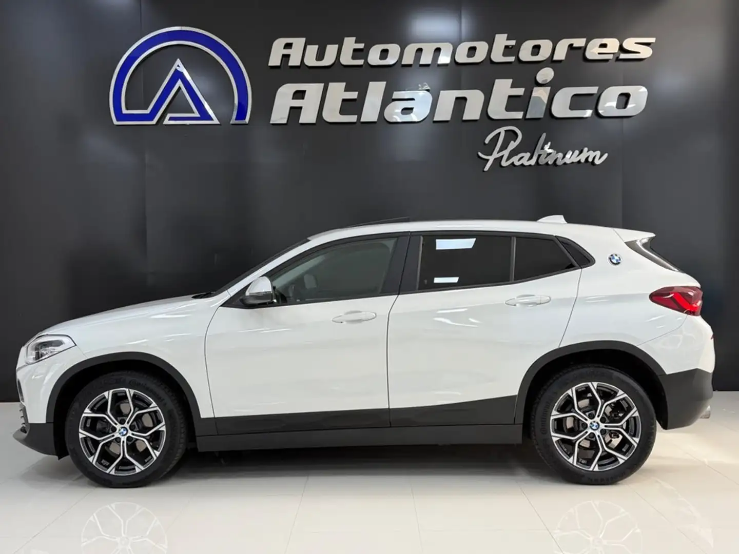 BMW X2 sDrive18i Weiß - 2
