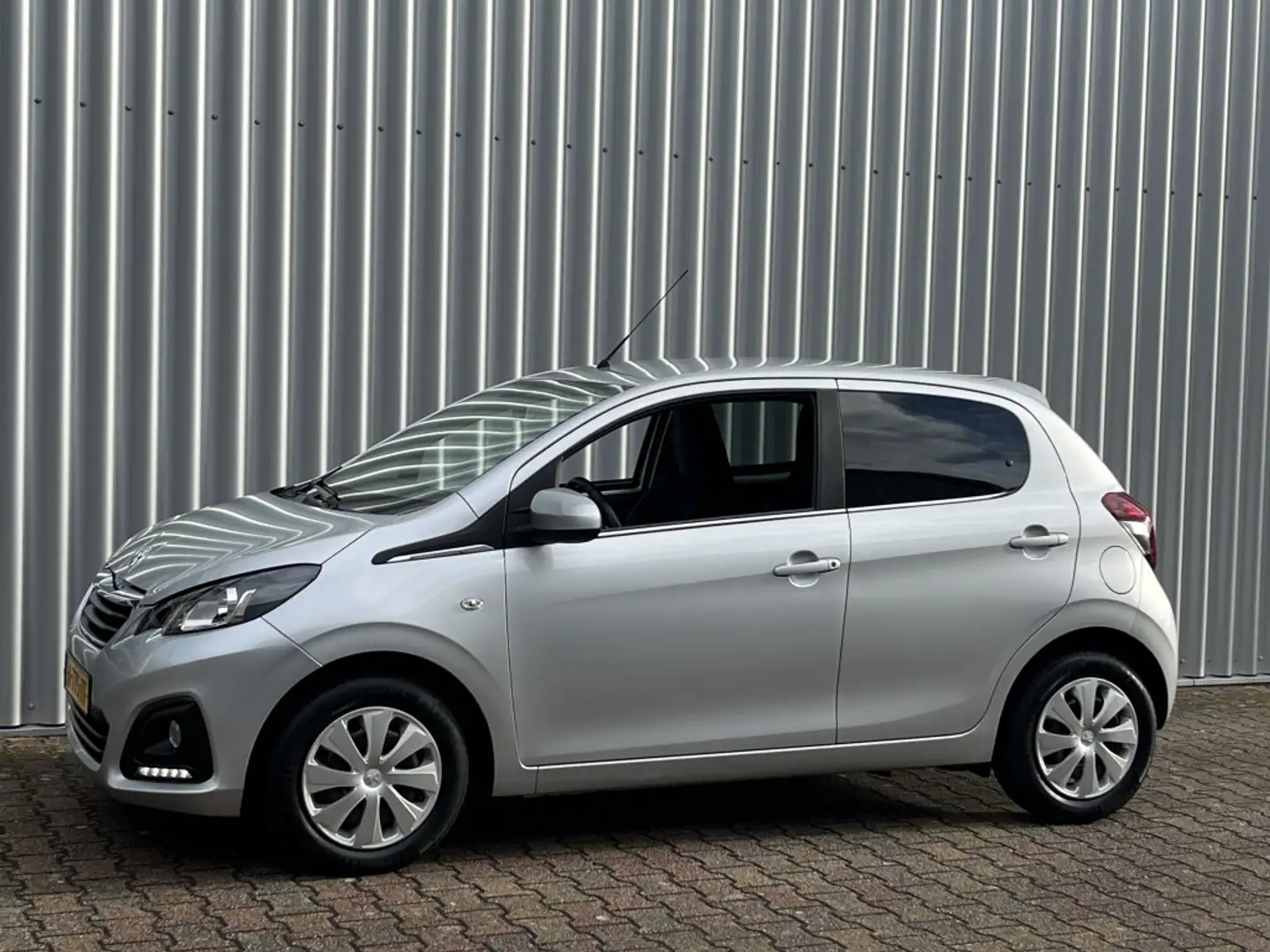 Peugeot 108 1.0 e-VTi Active | Pack Dynamic | Airconditioning Gris - 2
