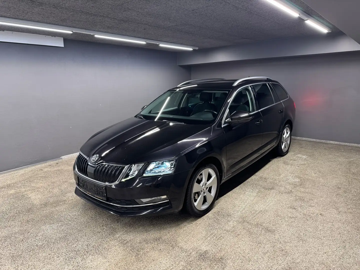 Skoda Octavia Style DSG Noir - 1