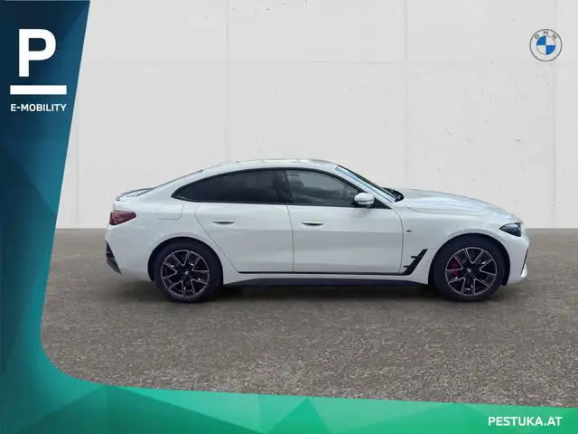 BMW I4 view 3