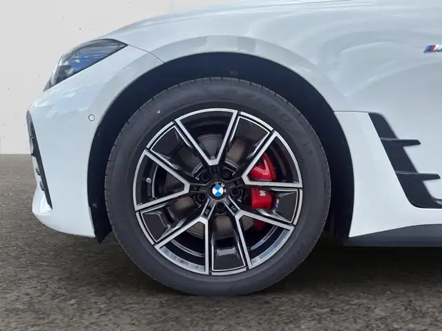BMW I4 view 7