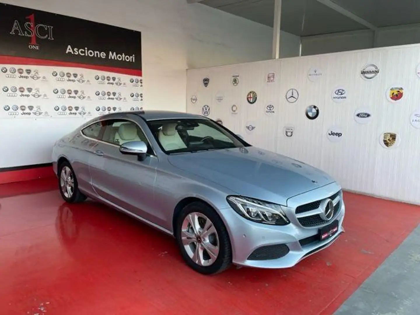 Mercedes-Benz C 250 d Automatic CoupÃ© Premium Plateado - 1