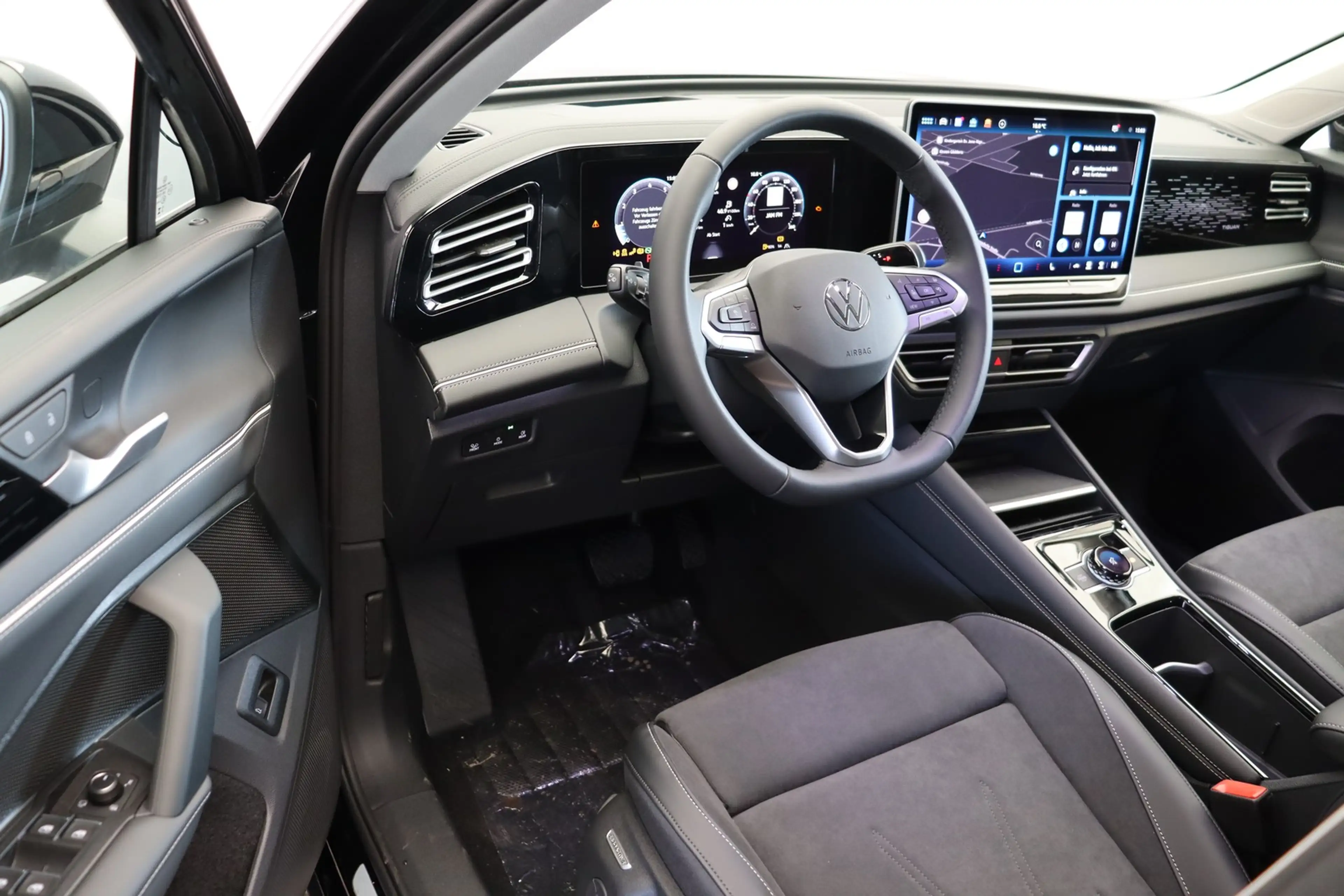 Volkswagen Tiguan Elegance 1.5eTSI DSG+HUD+MATRIX+360°KAMERA+LED — photo 11
