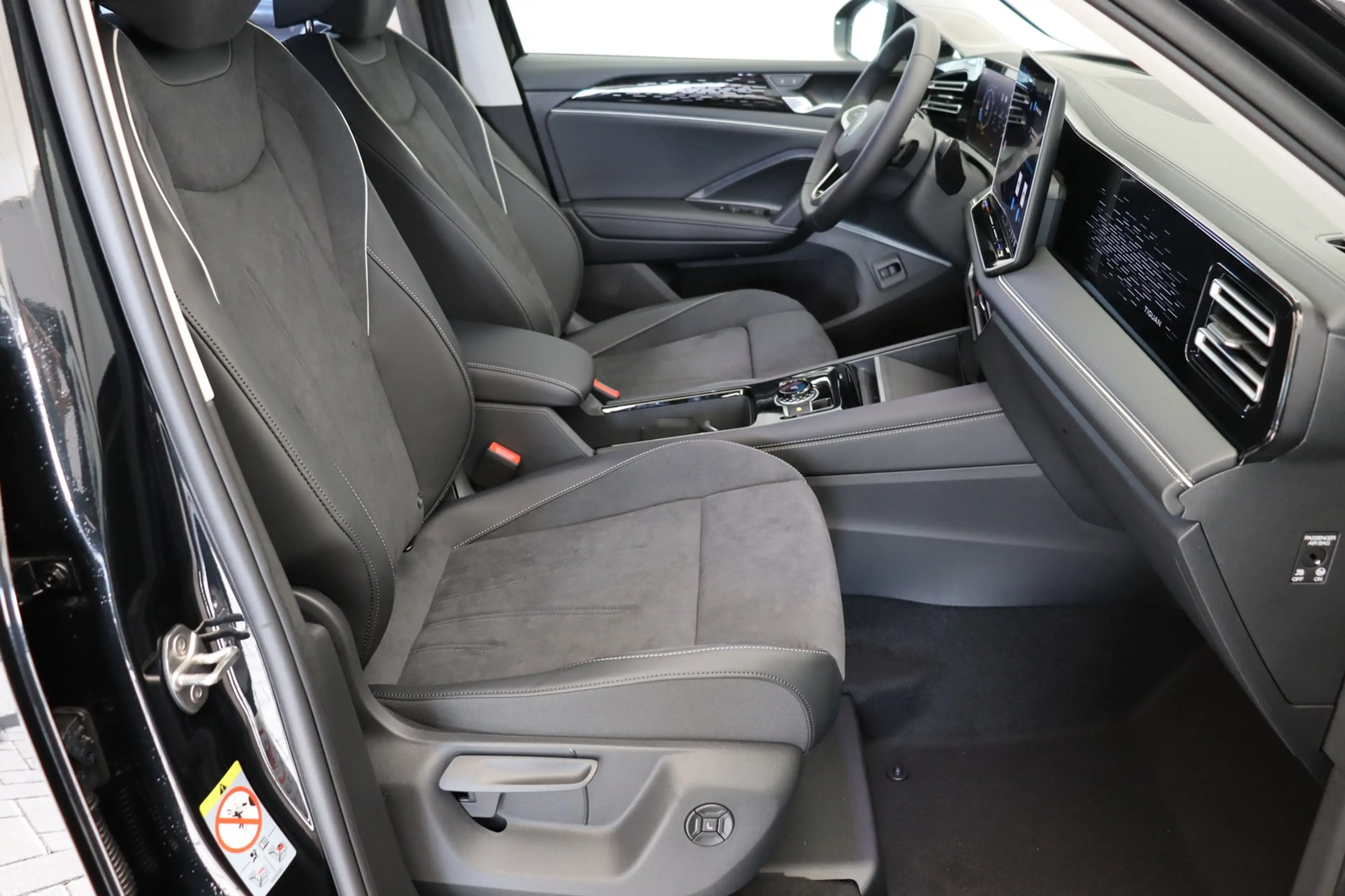 Volkswagen Tiguan Elegance 1.5eTSI DSG+HUD+MATRIX+360°KAMERA+LED — photo 15