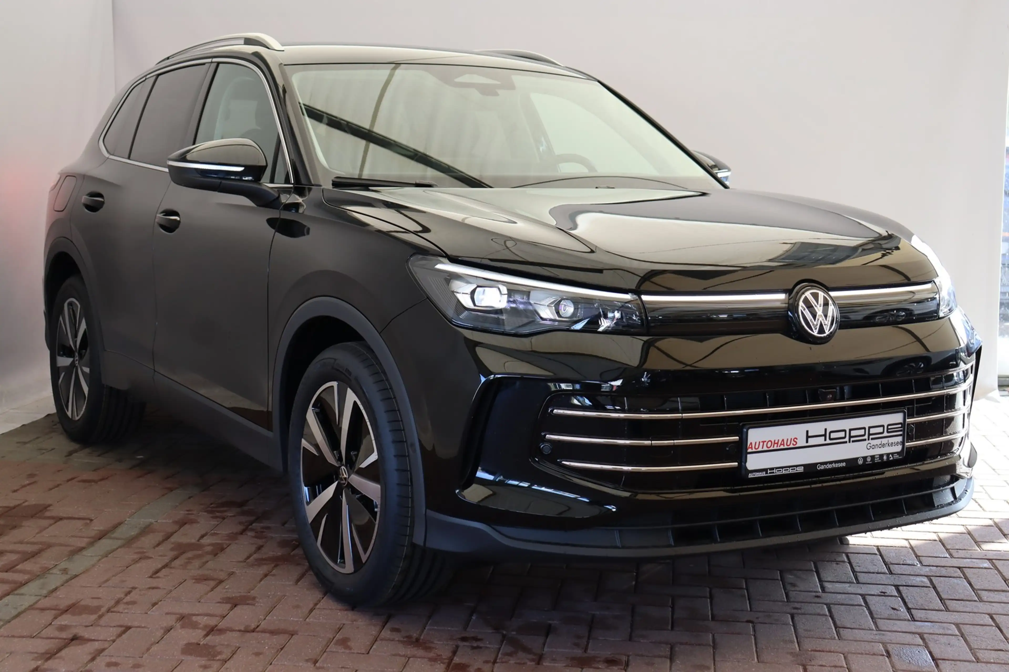 Volkswagen Tiguan Elegance 1.5eTSI DSG+HUD+MATRIX+360°KAMERA+LED — photo 2