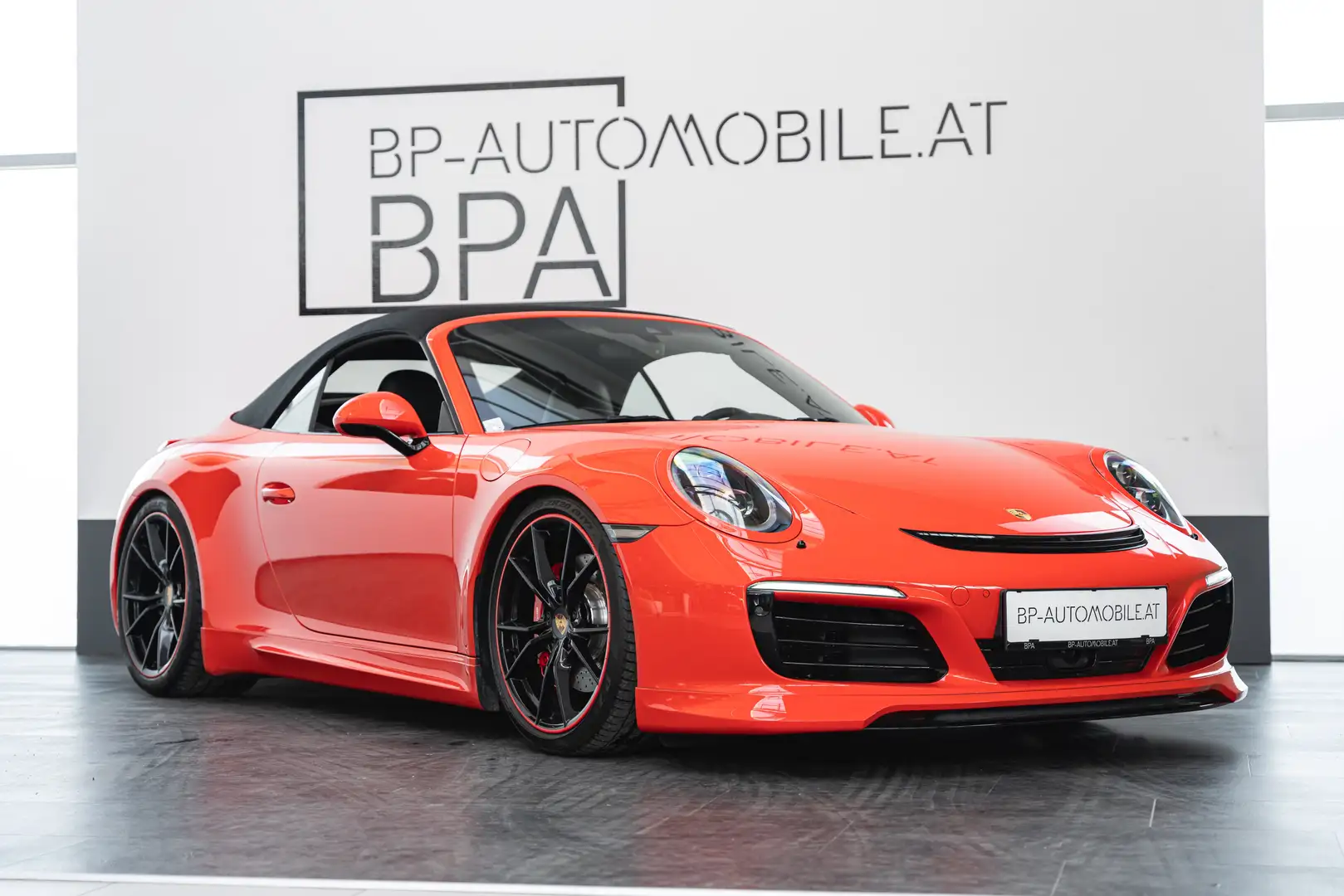 Porsche 991 Carrera 4 S Cabriolet // 1 of 1 / TRAUMZUSTAND // Orange - 2
