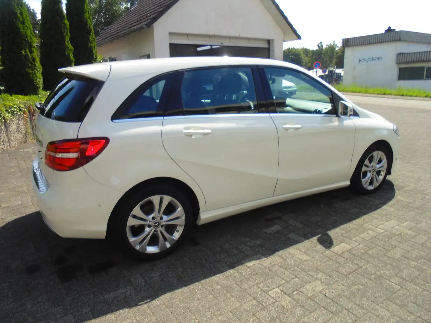 Mercedes-Benz B 180 Urban LED NAVI Parktr.Sitz. Blanc - 2