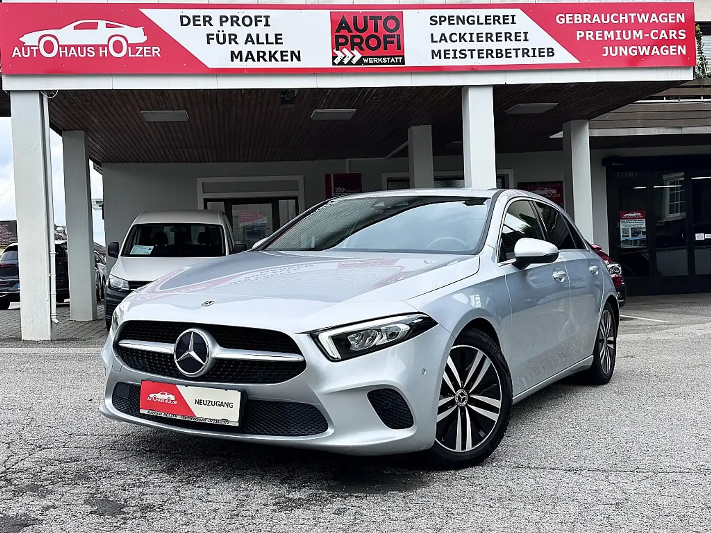 Mercedes-Benz A 200 d Aut. Advantage *LED High Perf., Leder, Rü.Kam* Silber - 1