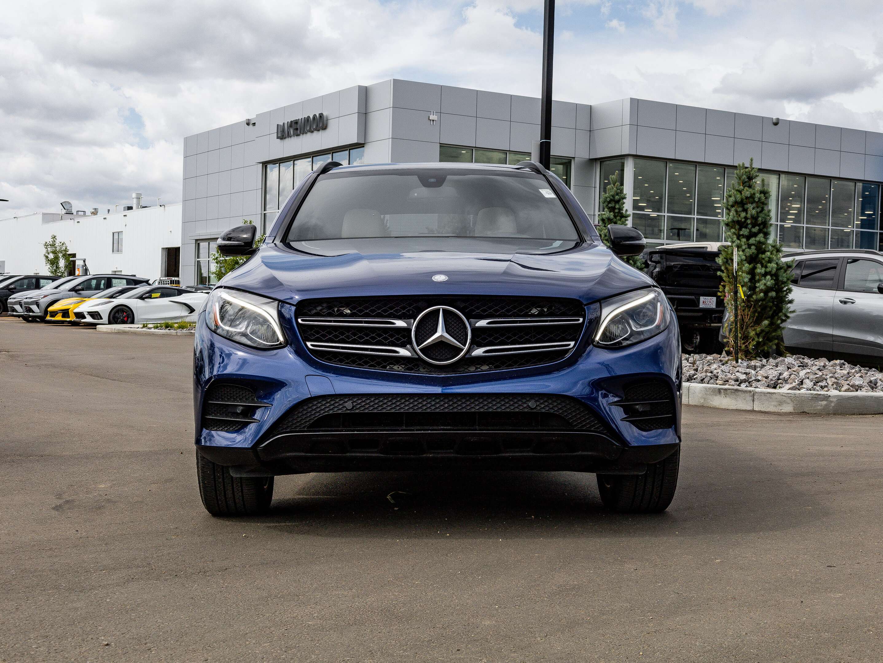 2017 Mercedes-Benz GLC GLC 300 4Matic 2.0T | Panoramic Sunroof — снимка 1