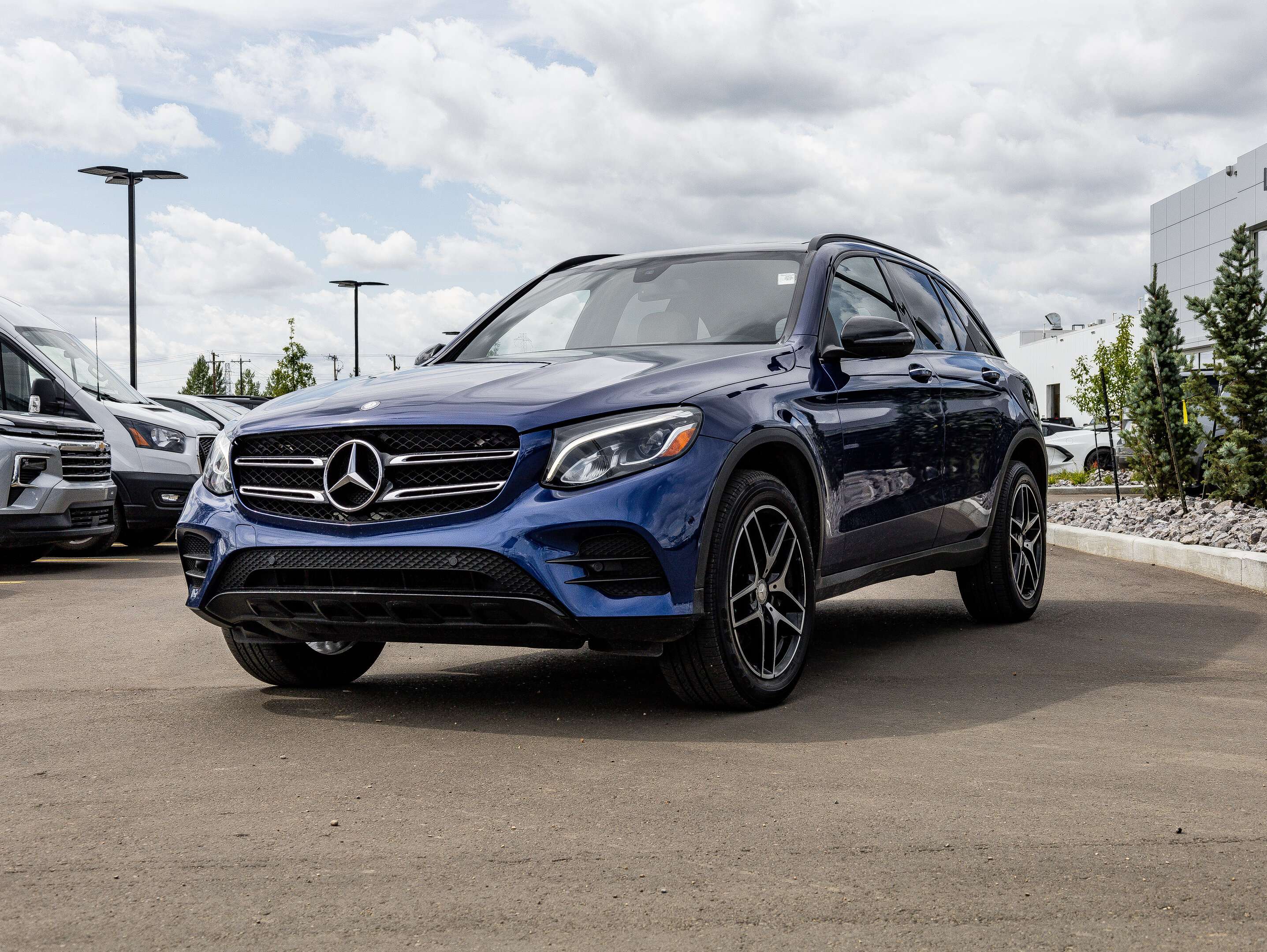 2017 Mercedes-Benz GLC GLC 300 4Matic 2.0T | Panoramic Sunroof — снимка 1