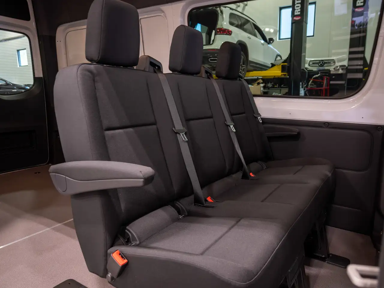 Mercedes-Benz Sprinter снимка Mercedes-Benz Sprinter