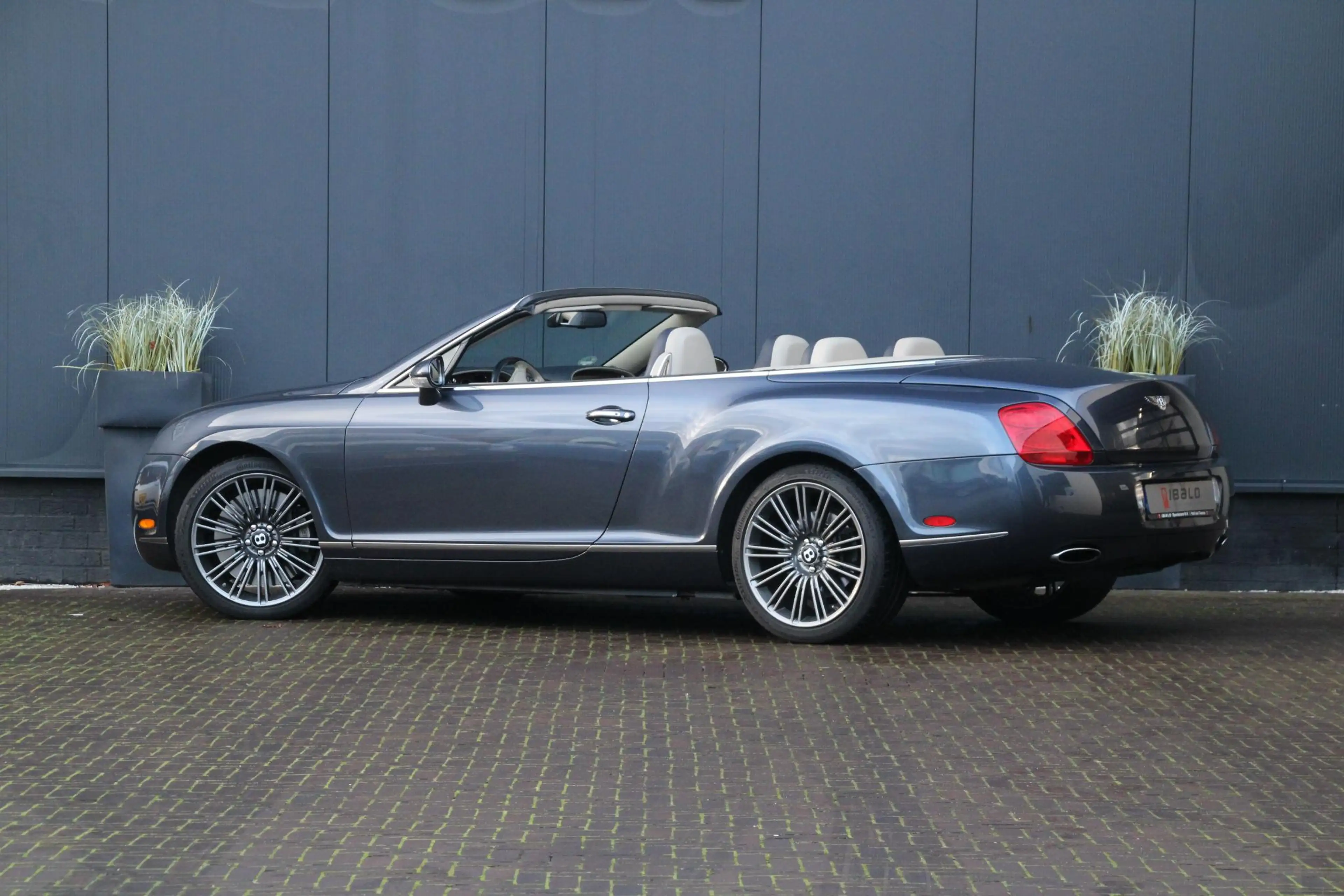 Bentley Continental GTC 6.0 W12 | 20" Speed | Diamond Stitching | — photo 36