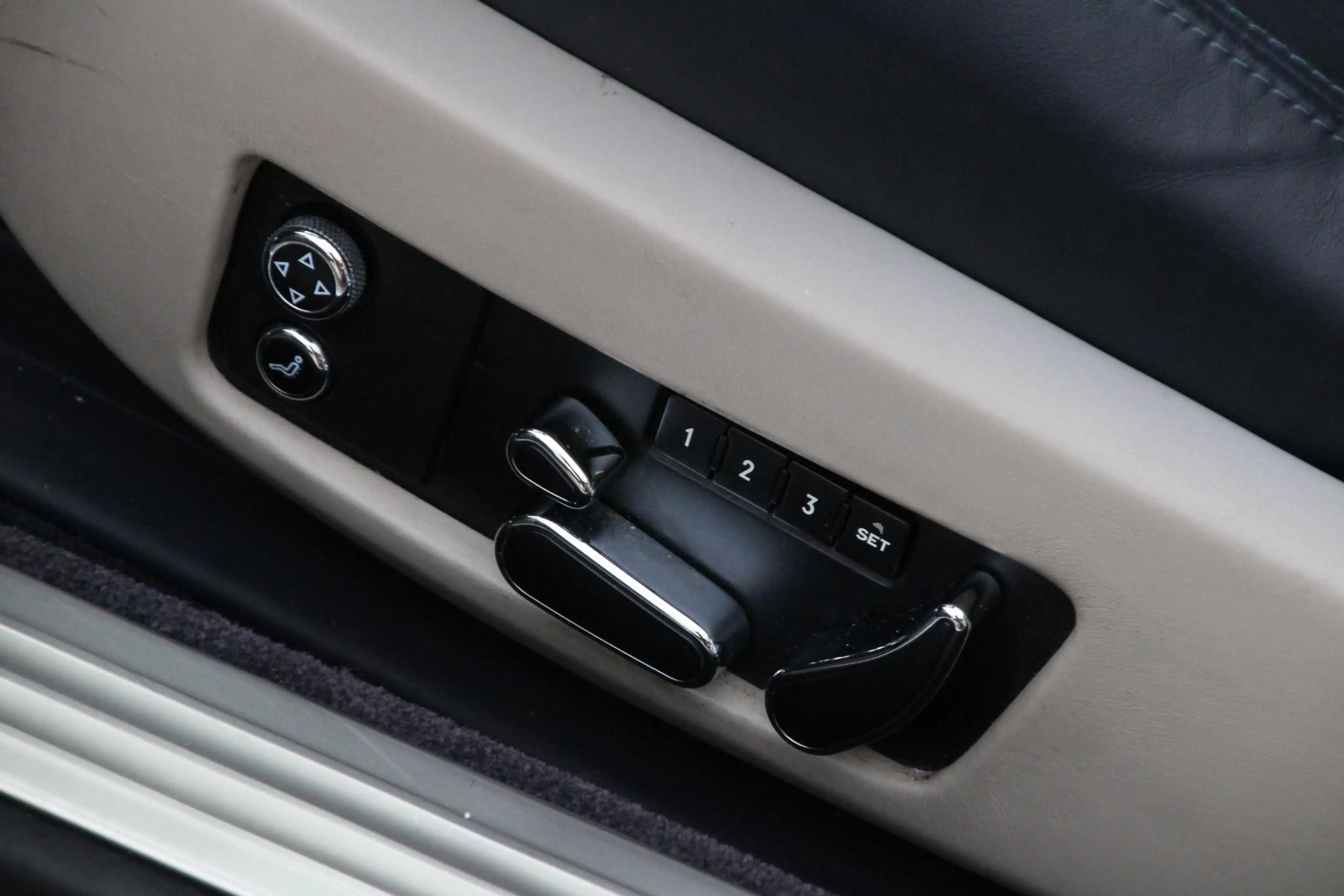Bentley Continental GTC 6.0 W12 | 20" Speed | Diamond Stitching | — photo 18