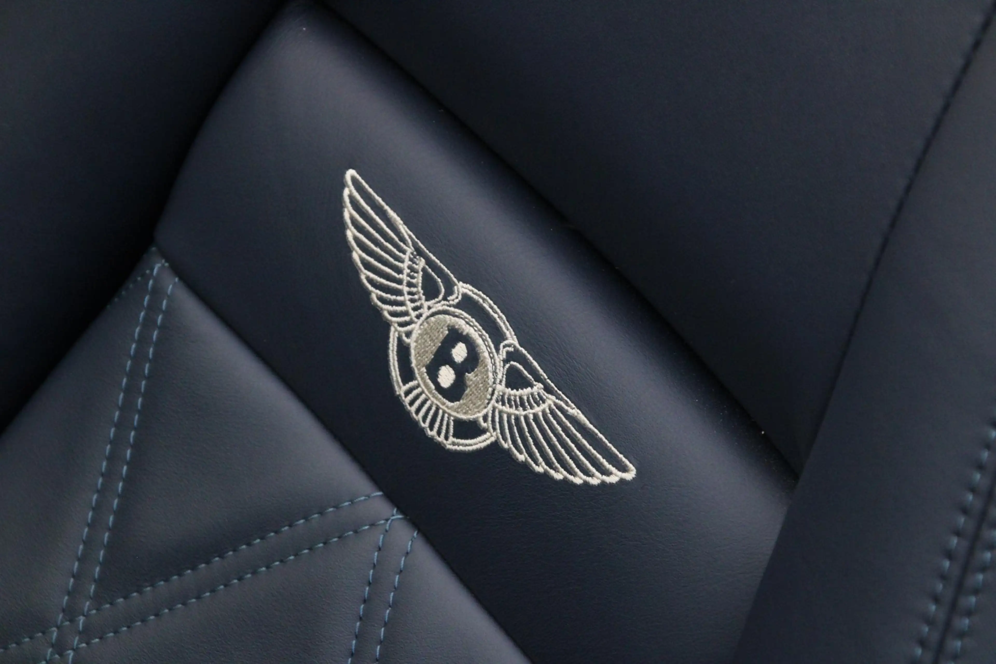 Bentley Continental GTC 6.0 W12 | 20" Speed | Diamond Stitching | — photo 13