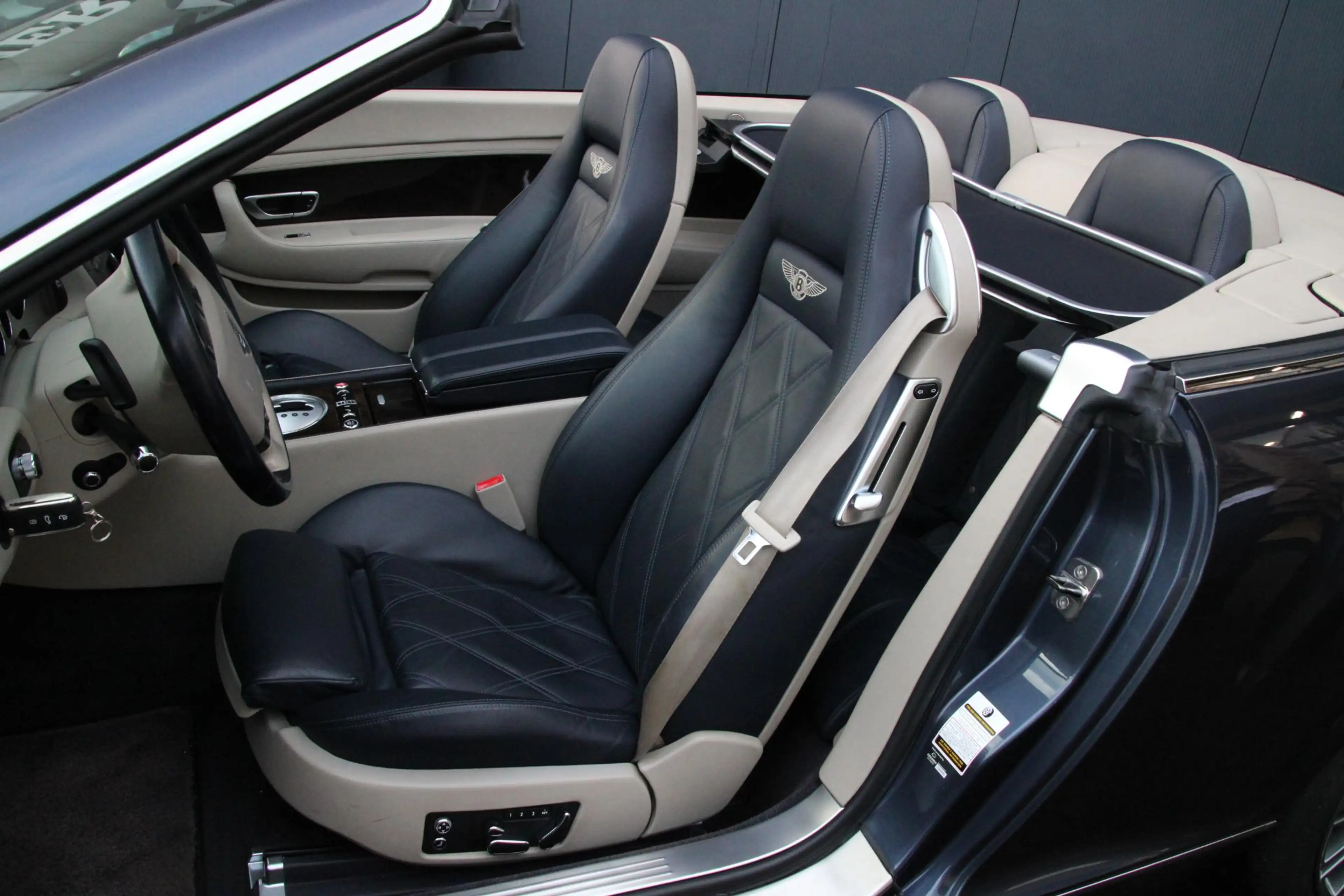 Bentley Continental GTC 6.0 W12 | 20" Speed | Diamond Stitching | — photo 4