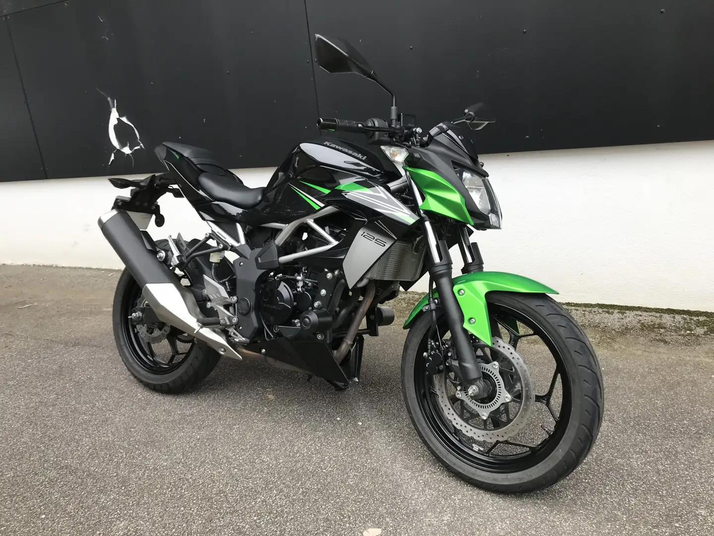 Kawasaki Z 125 Verde - 1