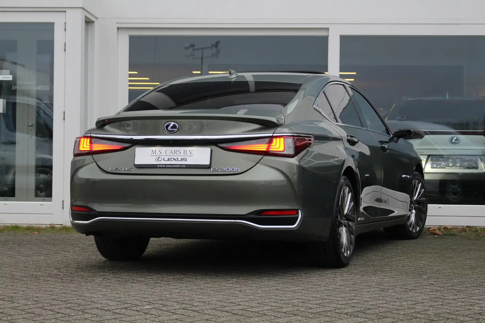 Lexus ES 300 300h Hybride President Line I Cameraspiegels I Car Grün - 2