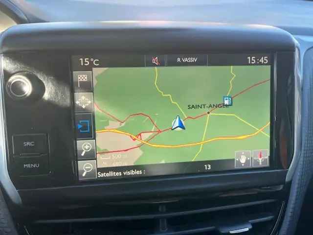 Peugeot 208 view 8