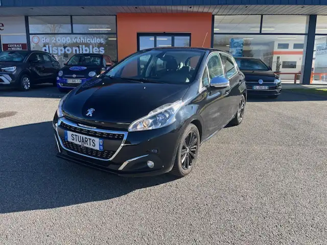 Peugeot 208 view 2