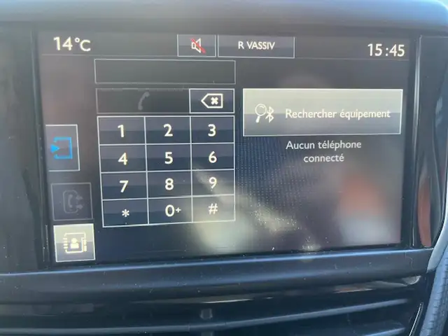 Peugeot 208 view 9