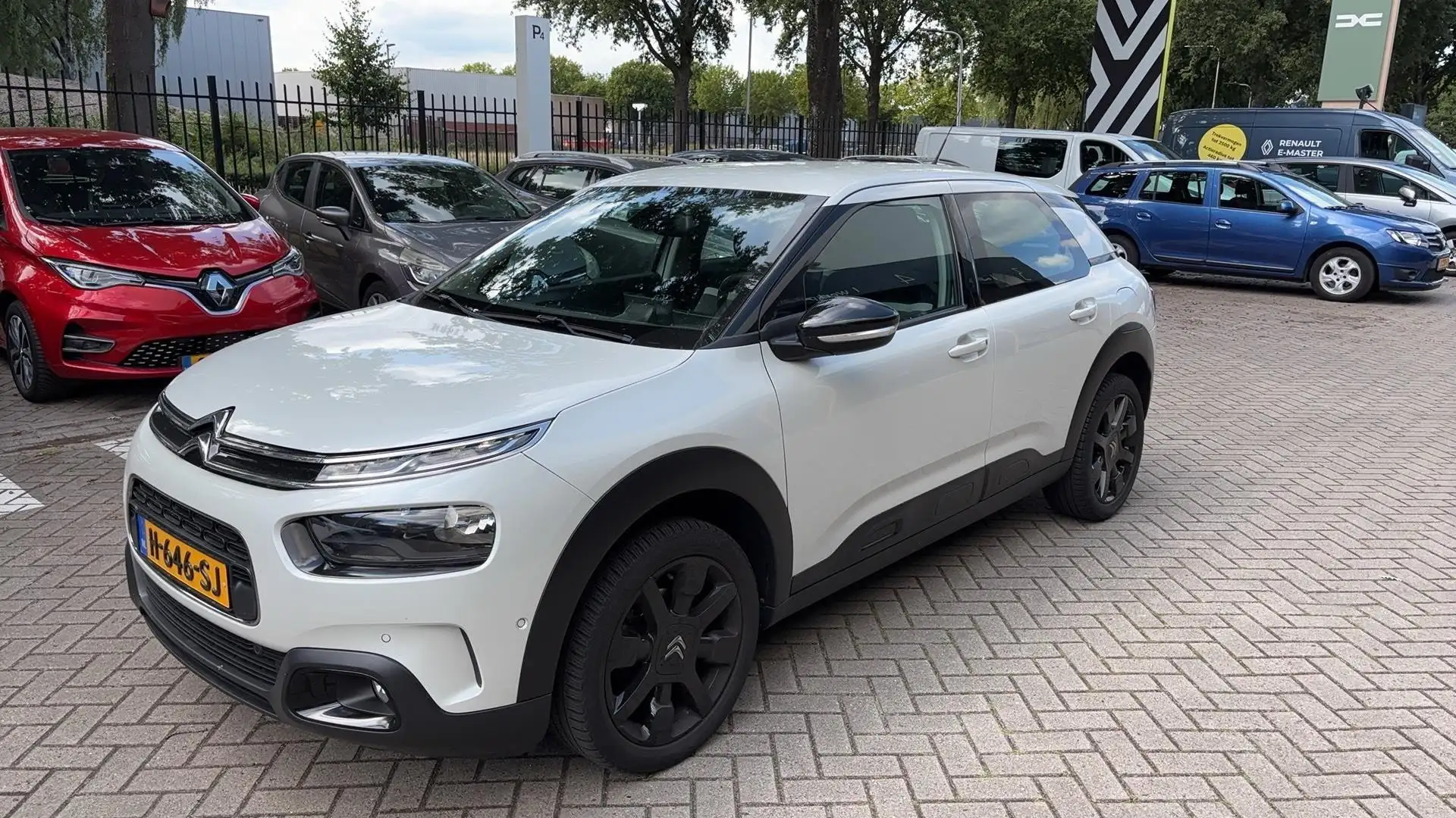 Citroen C4 Cactus 1.2 PureTech Origins Wit - 1