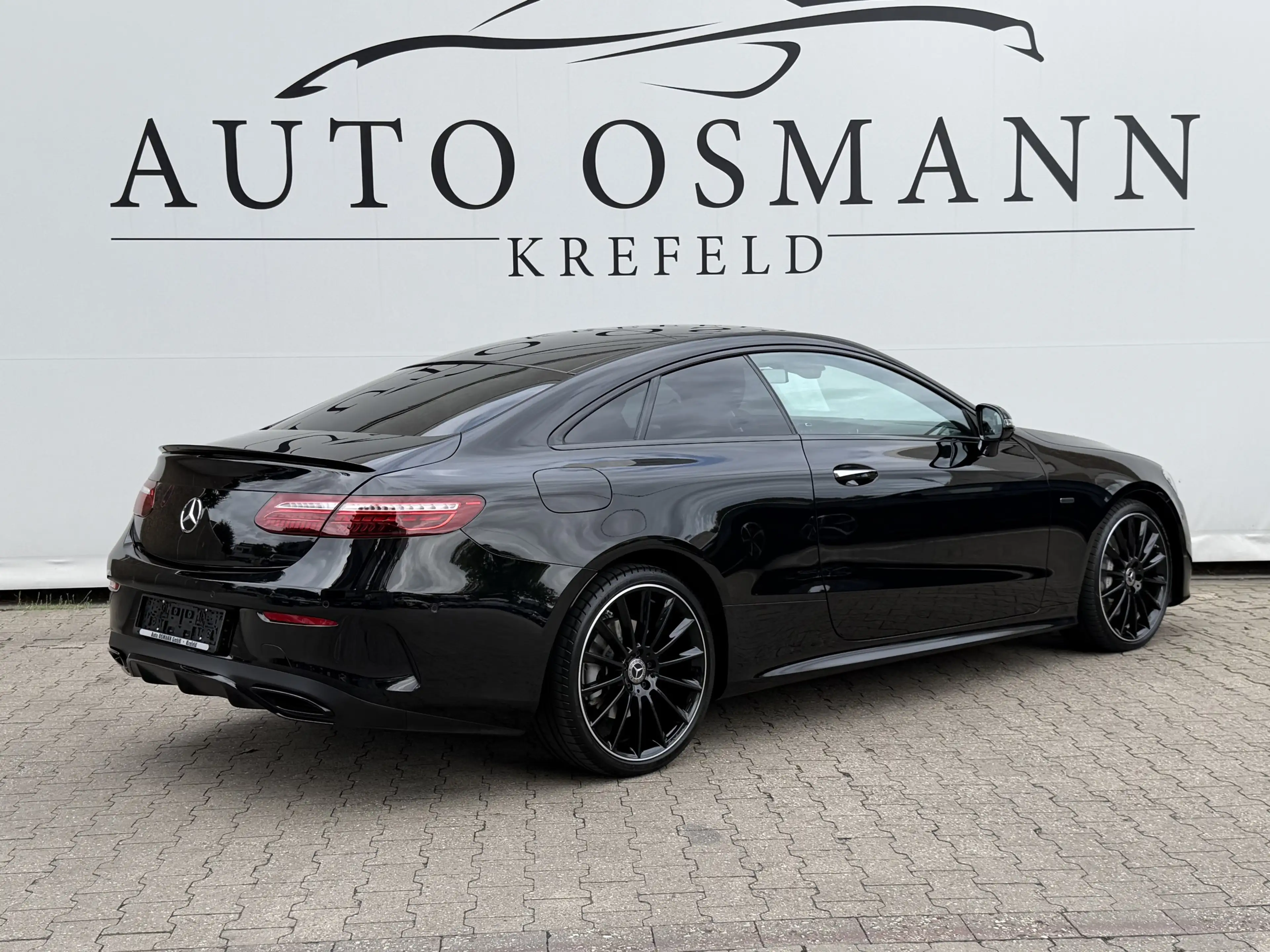 Mercedes-Benz E 400 d Coupe 4Matic Night Edition AMG LINE — photo 7