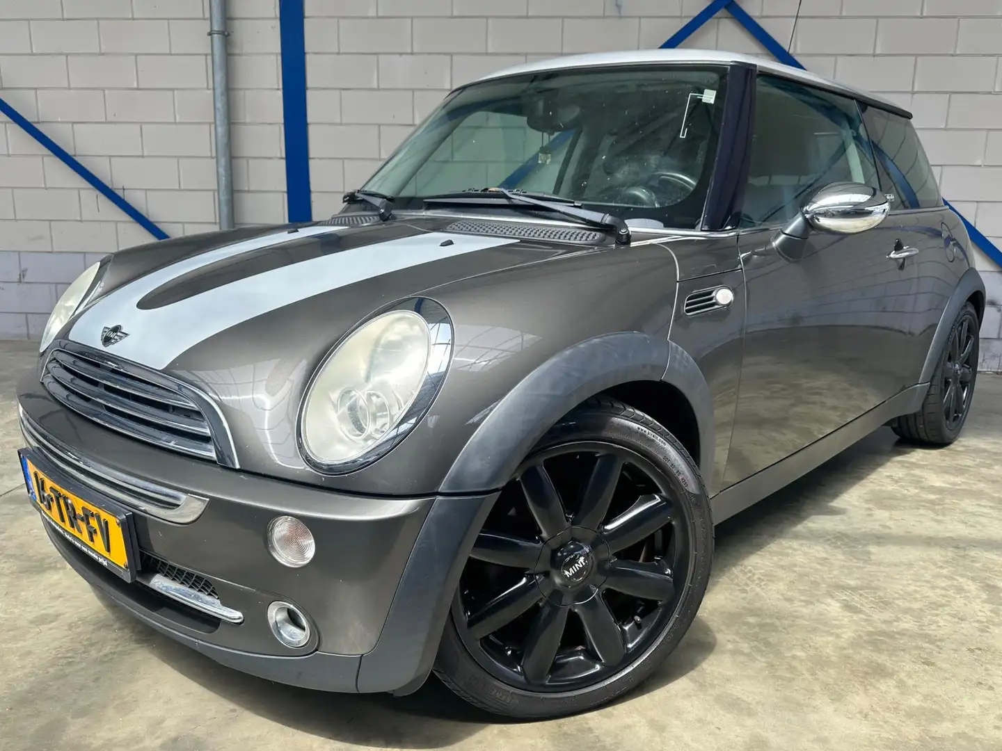 MINI Cooper Mini 1.6 Chili Grijs - 1