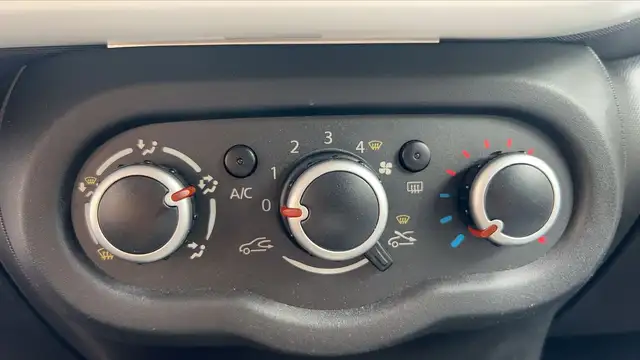 Renault Twingo view 13