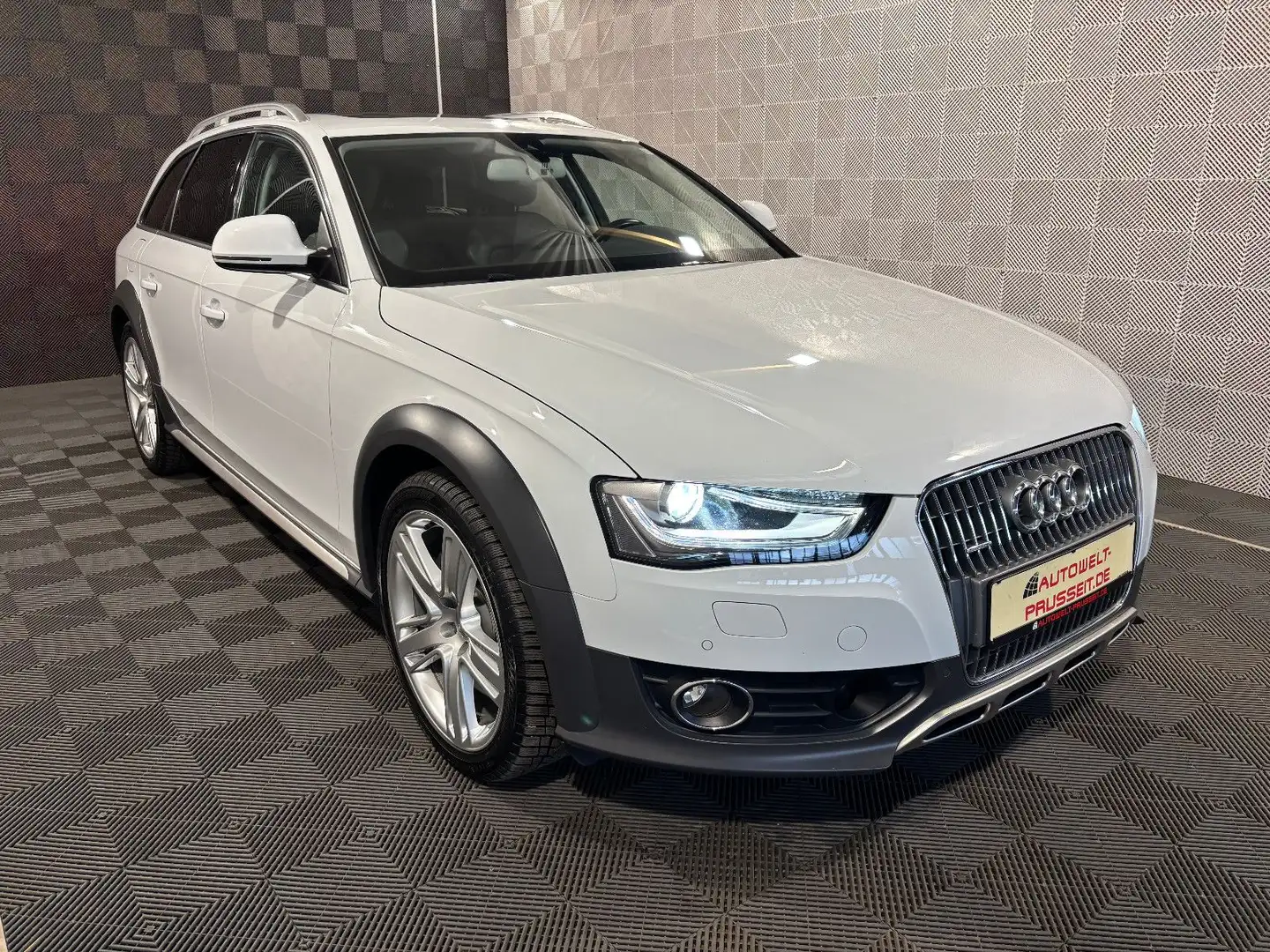 Audi A4 allroad 3.0 TDI*BiXENON*PANO-ST.HZ-ACC-B&O Weiß - 1