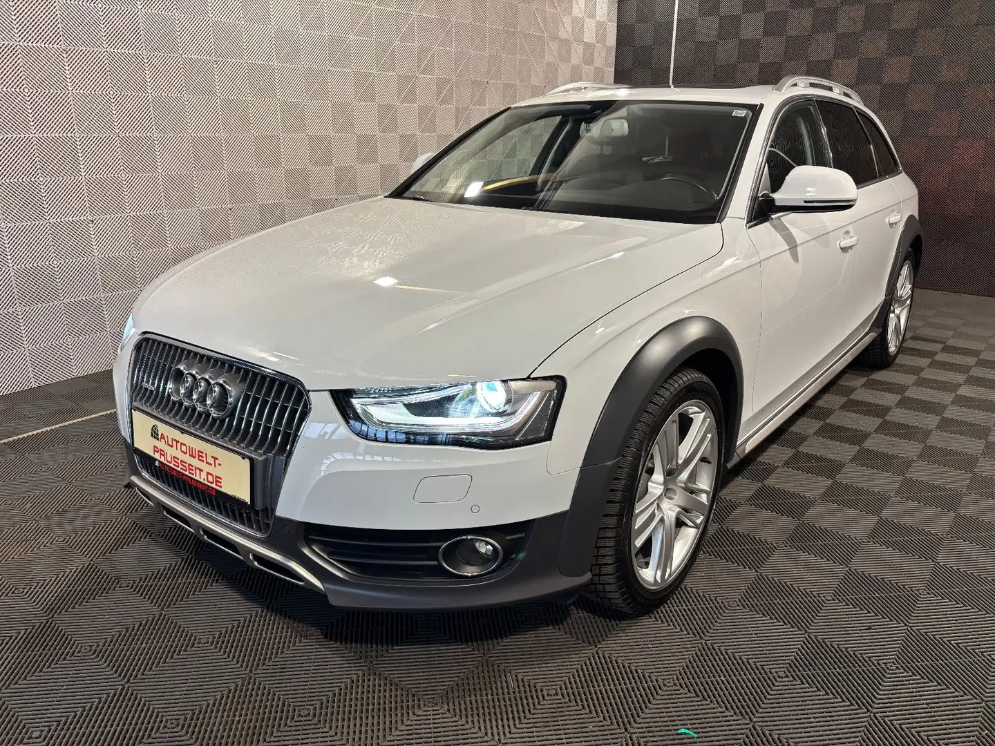 Audi A4 allroad 3.0 TDI*BiXENON*PANO-ST.HZ-ACC-B&O Weiß - 2