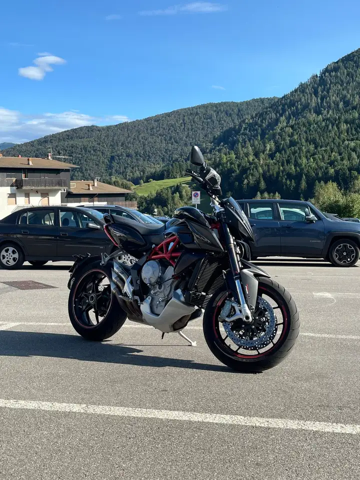 MV Agusta Rivale 800