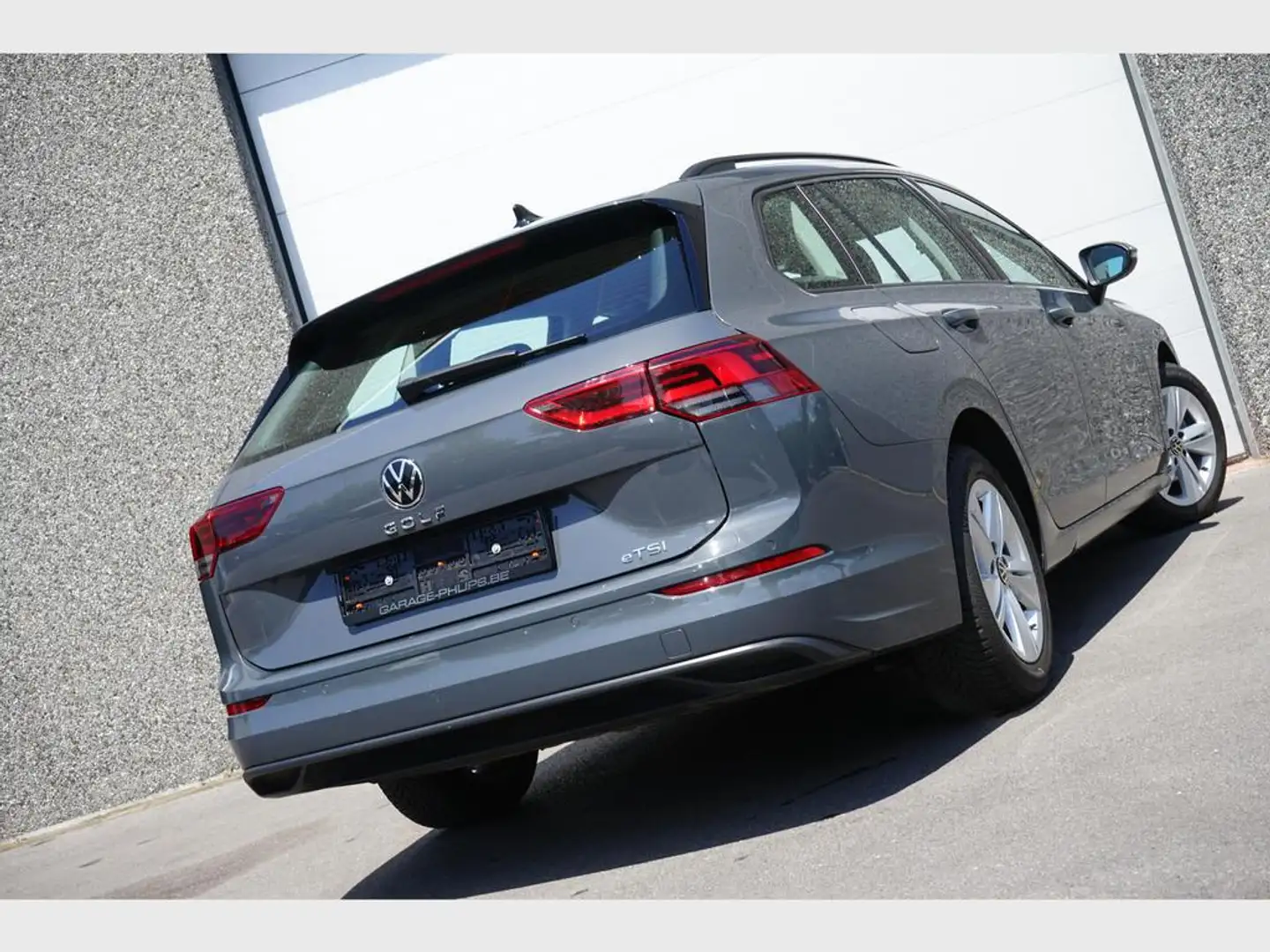 Volkswagen Golf Variant Life 1.0 eTSI 110pk 7 versnellingen DSG Grigio - 2
