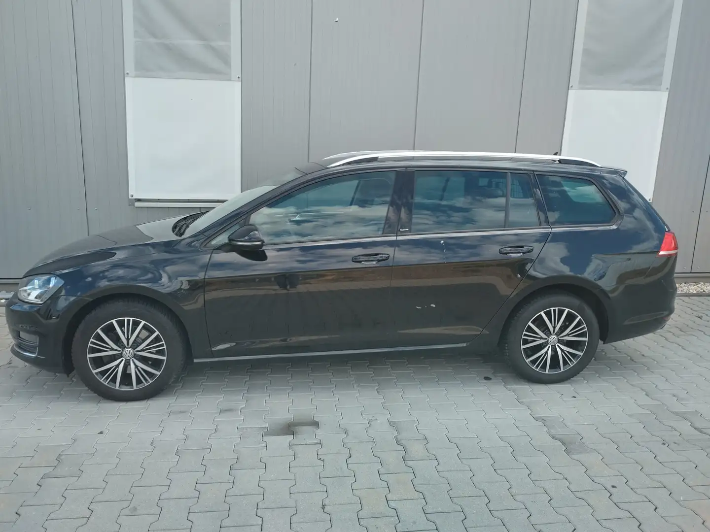 Volkswagen Golf Variant Allstar 1.2 TSI, Navi, PDC, Sitzheizung, Tempomat Zwart - 2