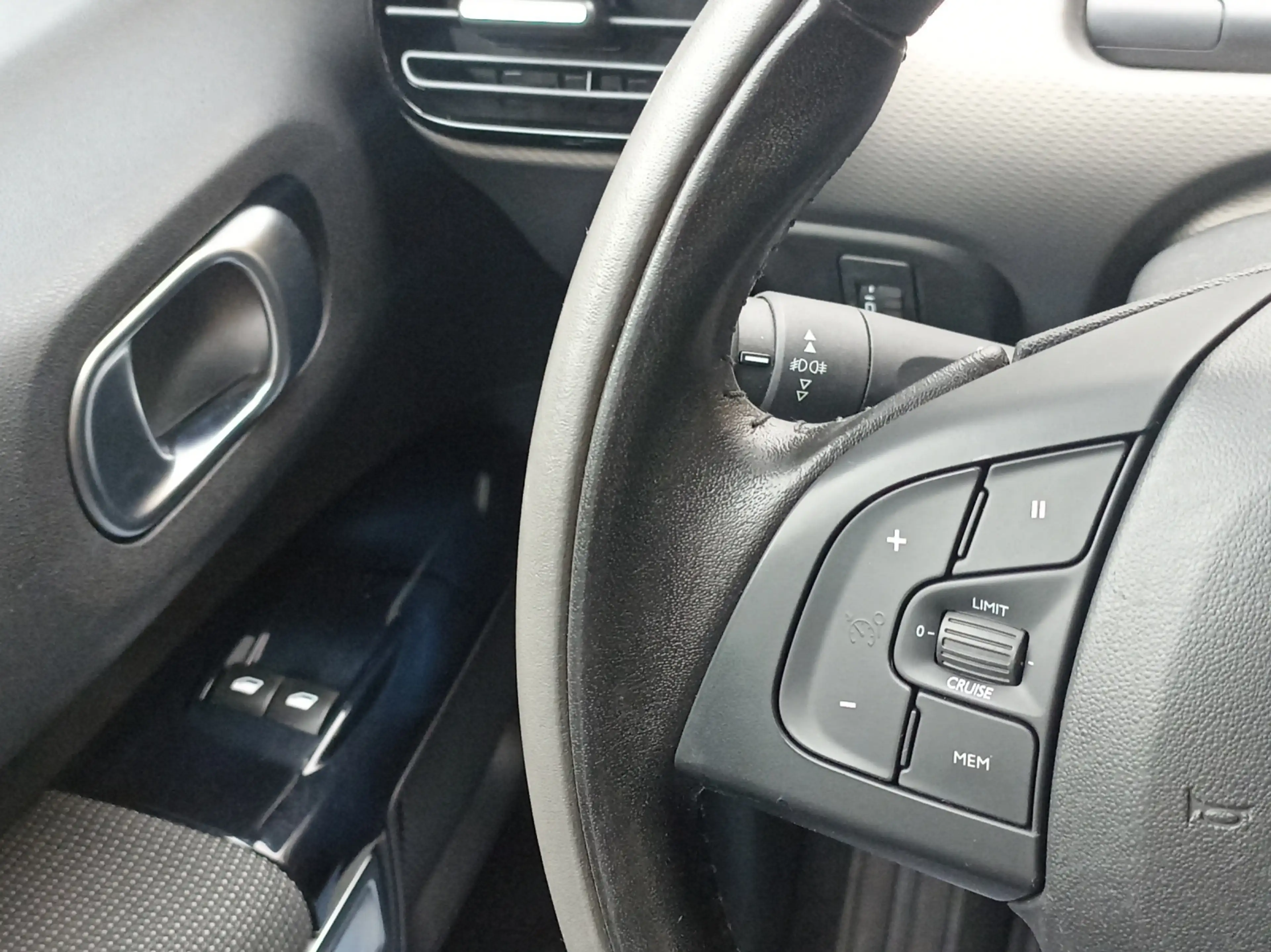 Citroen C4 Cactus VTi 82 Feel — photo 8