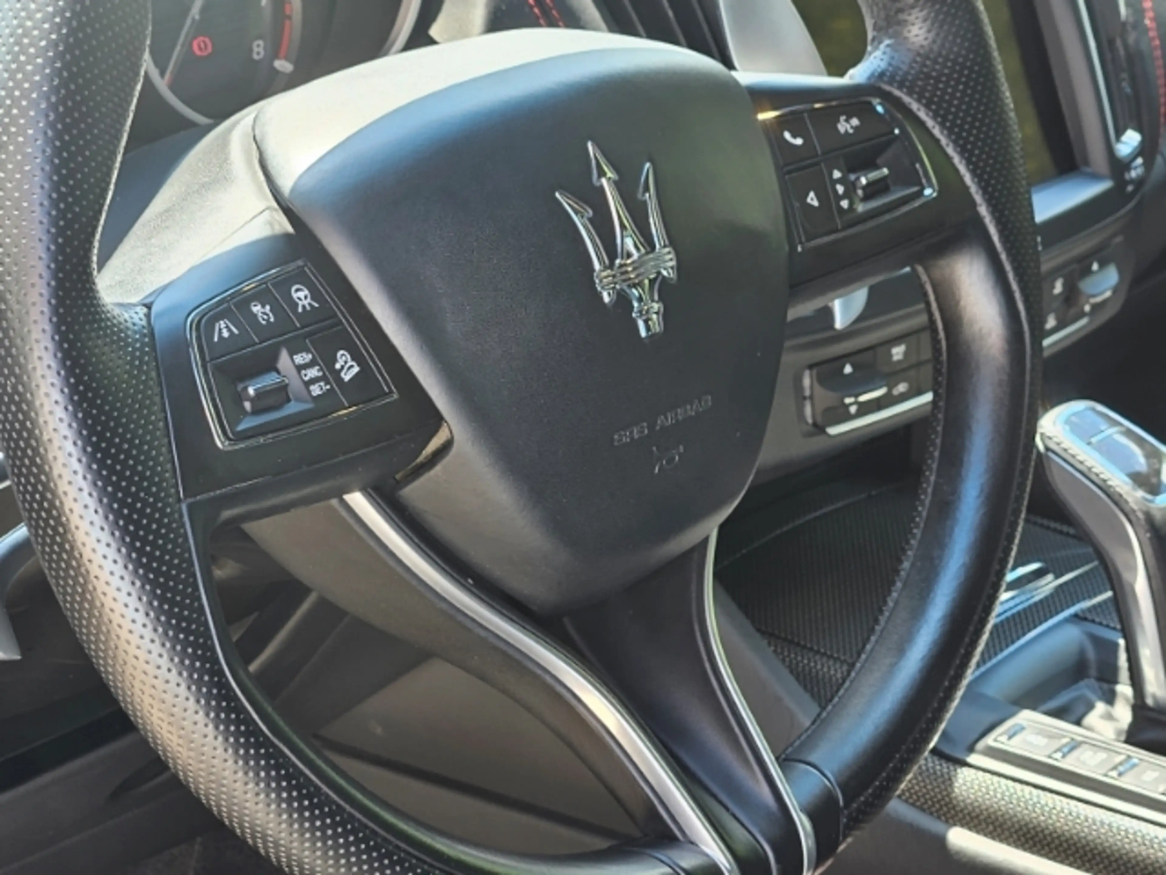 Maserati Levante Gransport Q4 — photo 14