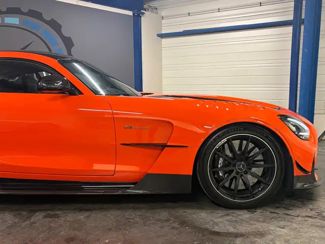 Mercedes-Benz Amg GT view 4