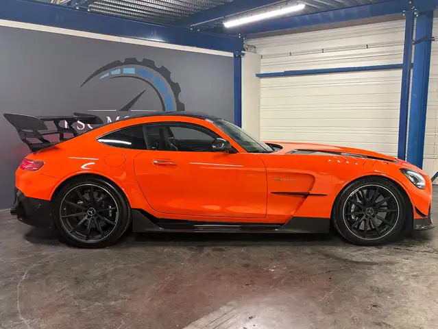 Mercedes-Benz Amg GT view 5