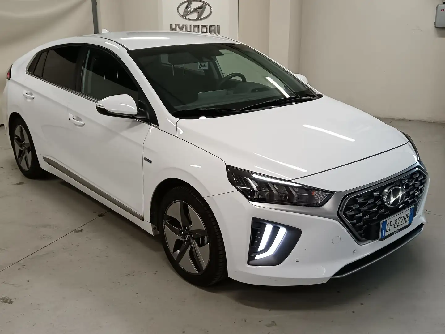 Hyundai IONIQ 1.6 Hybrid DCT Prime Bianco - 2