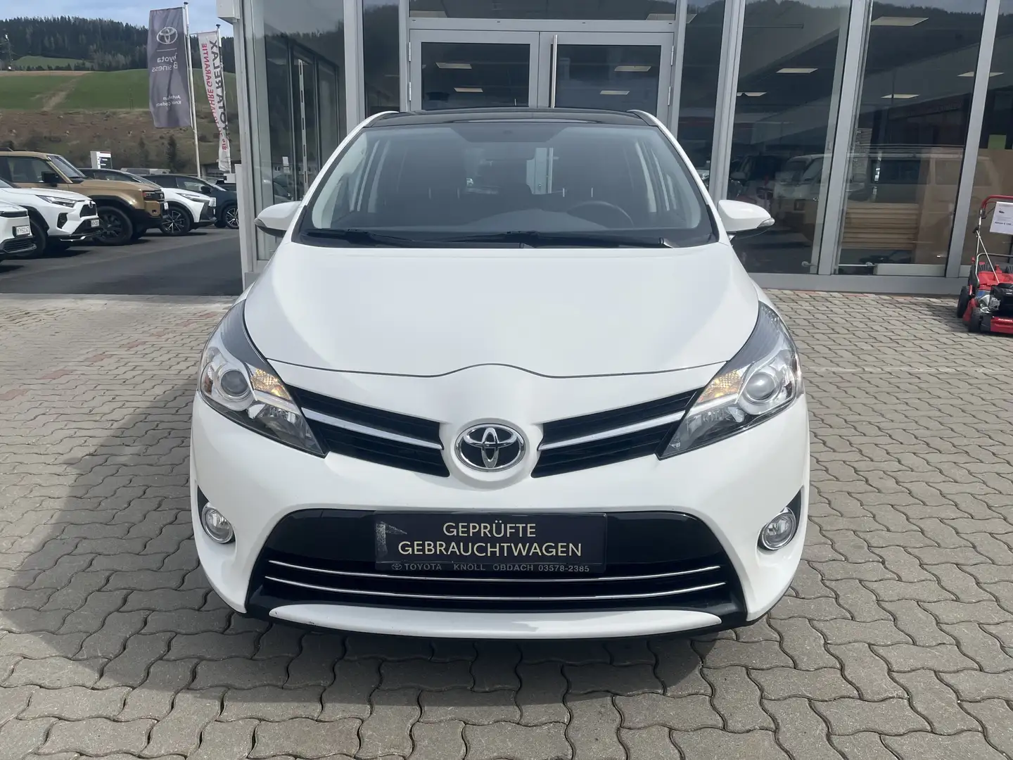 Toyota Verso 1,6 D-4D 110Active Weiß - 2