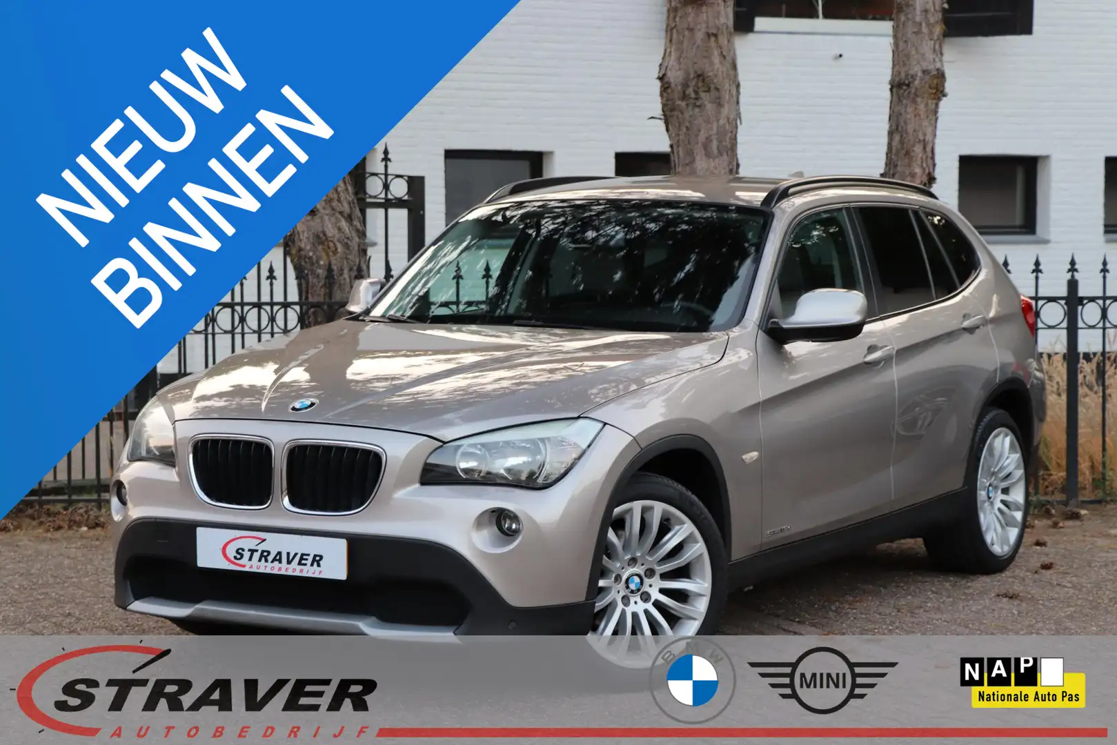 BMW X1 sDrive18d Executive |Sportstoelen |Navigatie |Trek Gris - 1