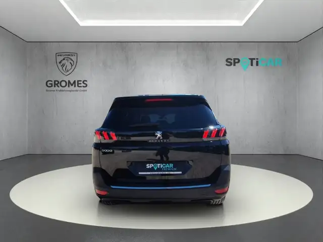 Peugeot 5008 view 4
