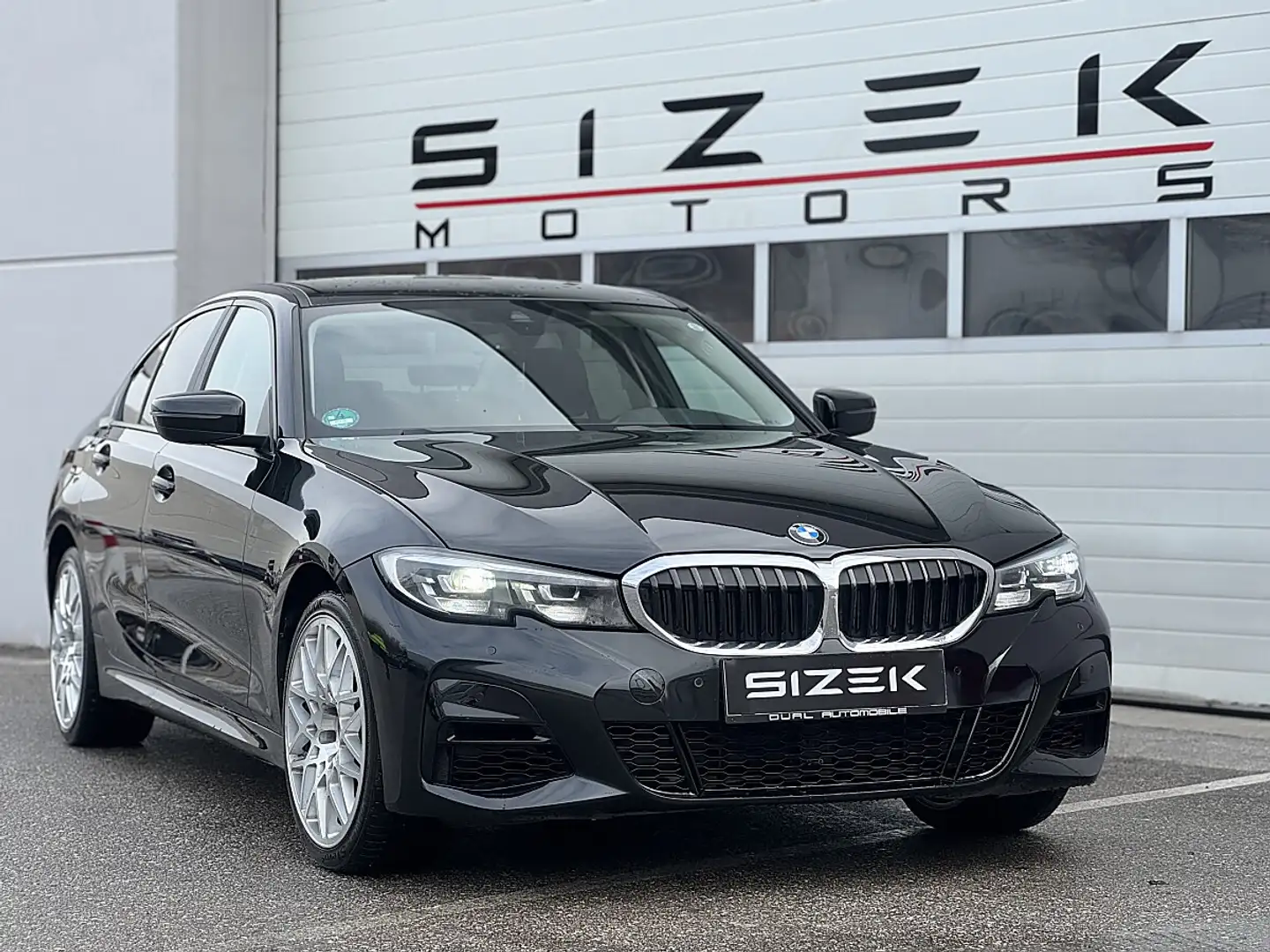 BMW 318 d Aut.| M-PAKET|LED|NAVI|PDC Schwarz - 2