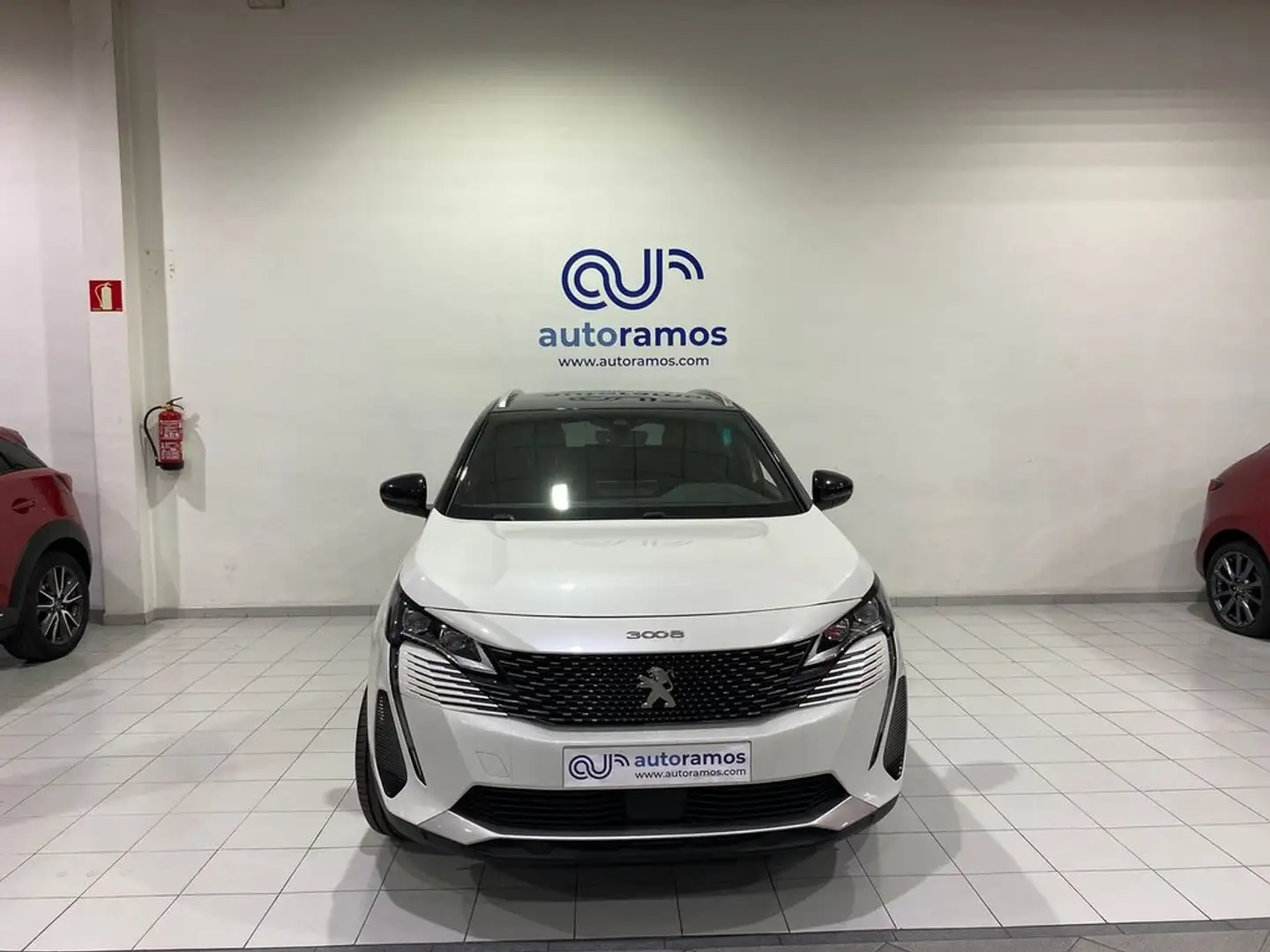 Peugeot 3008 GT 1.5 BLUEHDI 130 CV AUTO S&S 5P Wit - 2