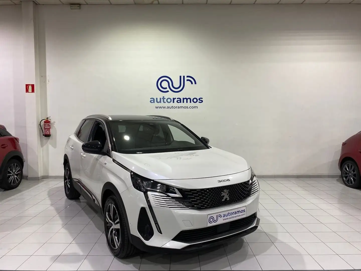 Peugeot 3008 GT 1.5 BLUEHDI 130 CV AUTO S&S 5P Wit - 1