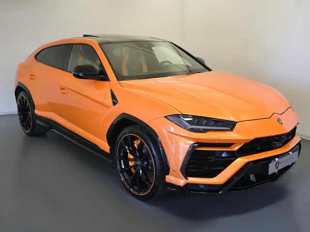 Lamborghini Urus main image