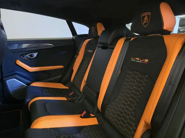 Lamborghini Urus view 8